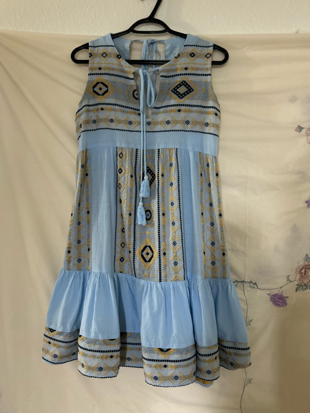 Mystery executive design embroidered dress S